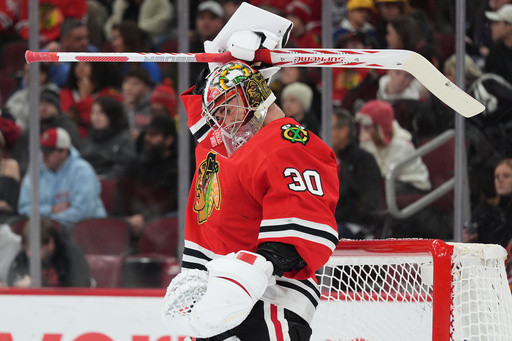 Mikheyev scores twice as the Blackhawks beat the slumping Stars 4-3