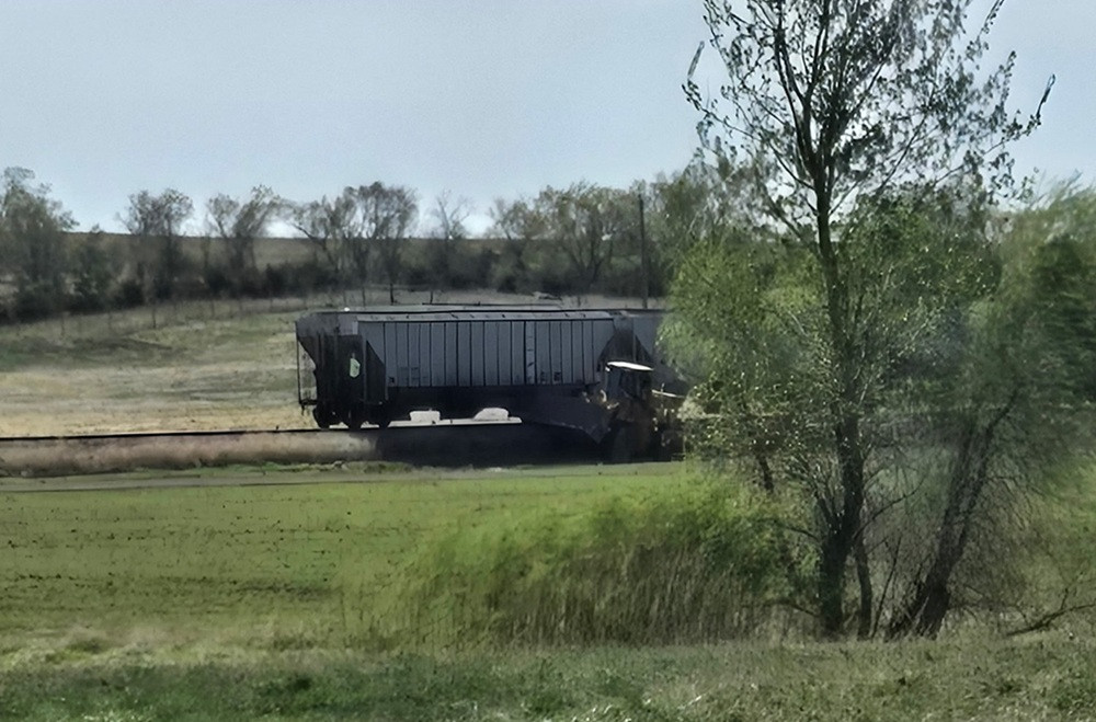 Train derailment closes Highway 14 in Hughes County