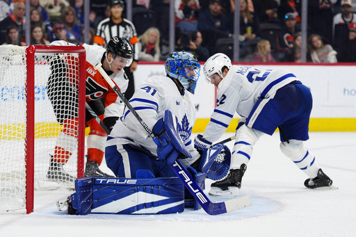 Matthews, Tavares lead Maple Leafs past Flyers 5-2; Tanev stretchered off after collision