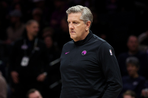 T-wolves and Warriors return to court in support of a grieving community after Minneapolis shooting
