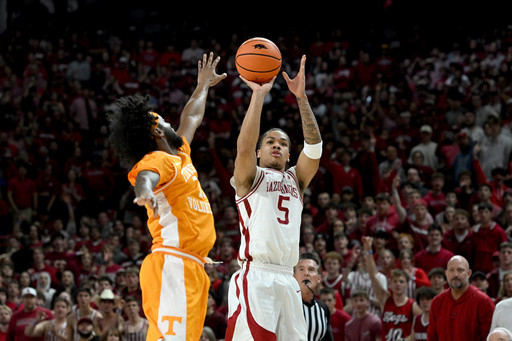 Acuff scores 29 points to lead No. 18 Arkansas to a 86-75 win over No. 19 Tennessee
