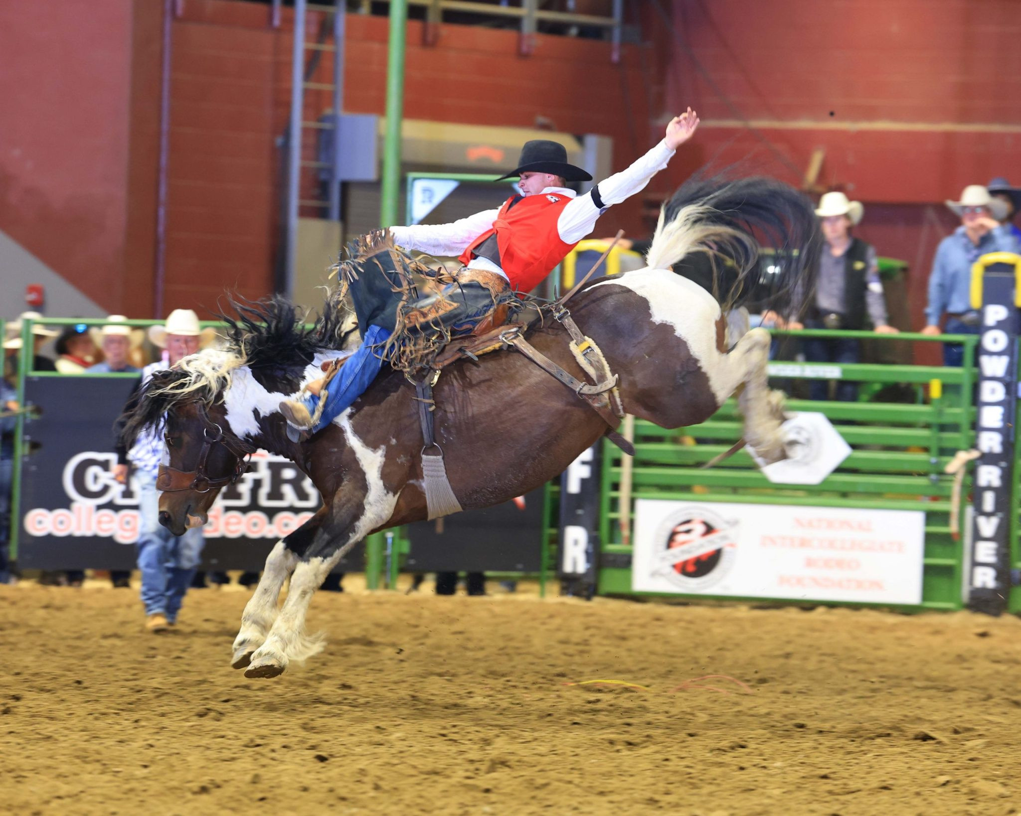 Contestants closer to championship dreams at College National Finals Rodeo