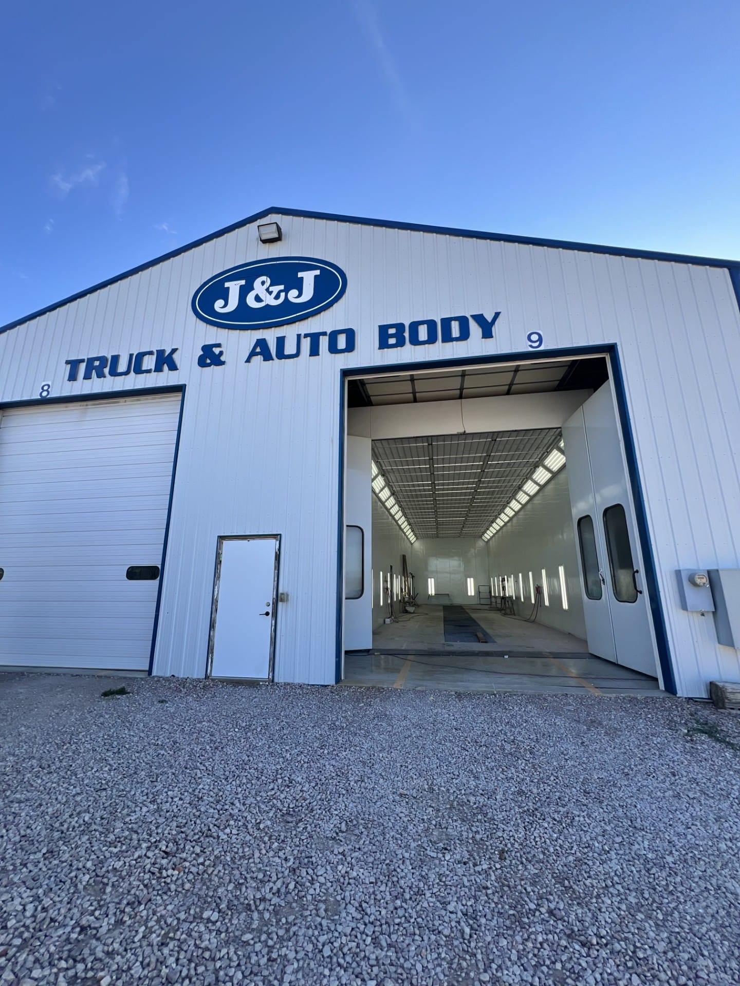 J and J Truck and Auto Body joins the Future of Collision Repair