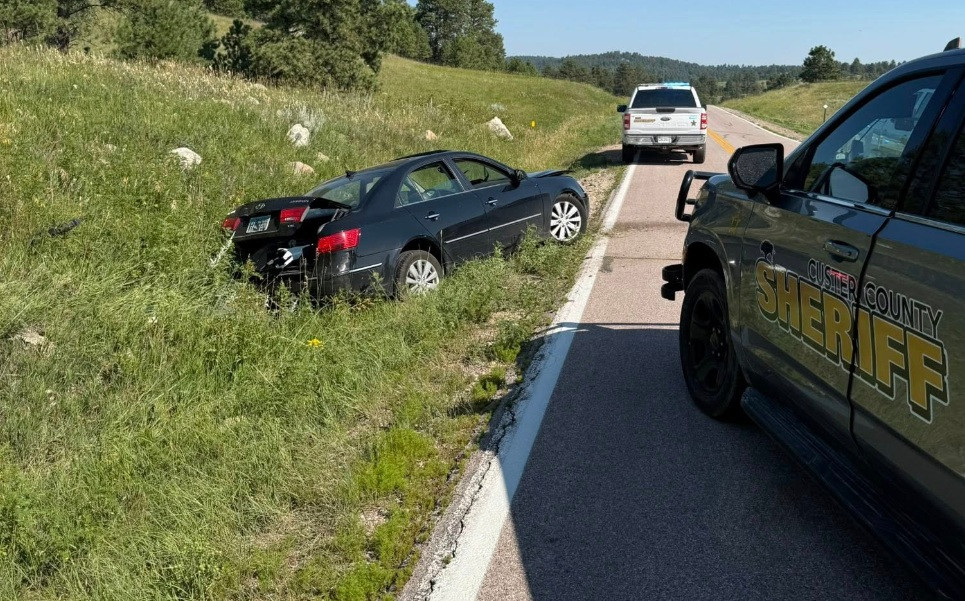 Minnesota man arrested after vehicle chase in Custer State Park