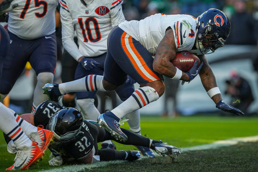 Bears’ dominant rushing attack leads to their 5th straight win, 24-15 over reeling Eagles
