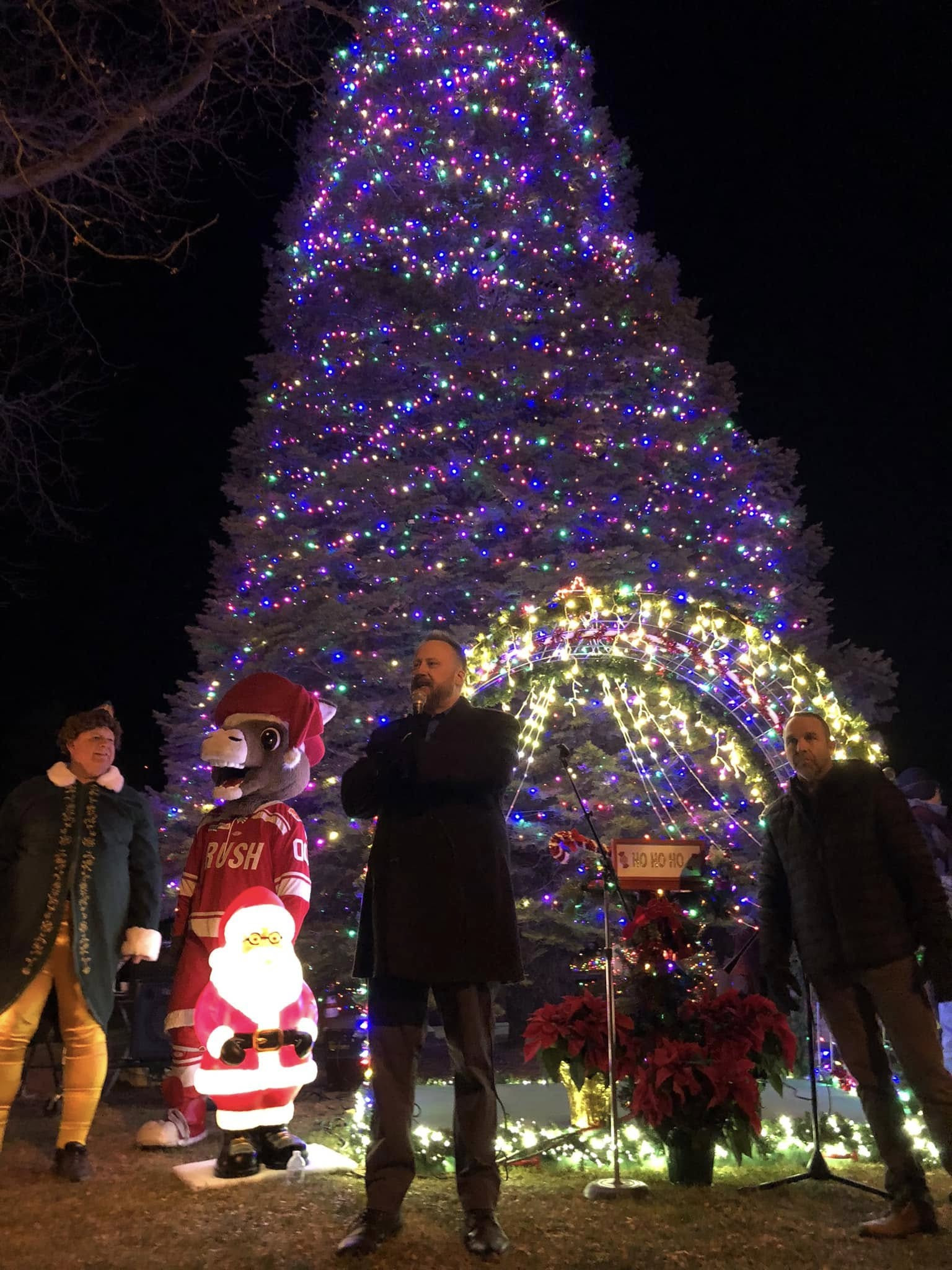 Cold Weather Doesn’t Stop Holiday Cheer at the Wilson Tree Lighting Ceremony
