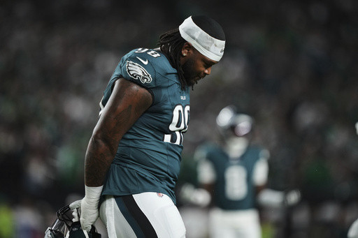 Eagles’ Jalen Carter apologizes following ejection for spitting on Cowboys’ Dak Prescott