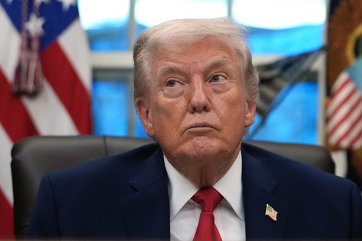 Trump threatens tariffs on any country selling oil to Cuba, a move that puts pressure on Mexico