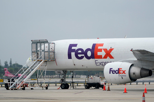 Retail customers file lawsuits over tariffs against FedEx and Ray-Bans maker