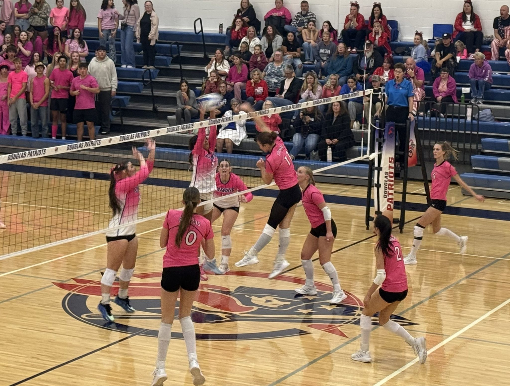 Scooper Volleyball Squad Outlasts Douglas