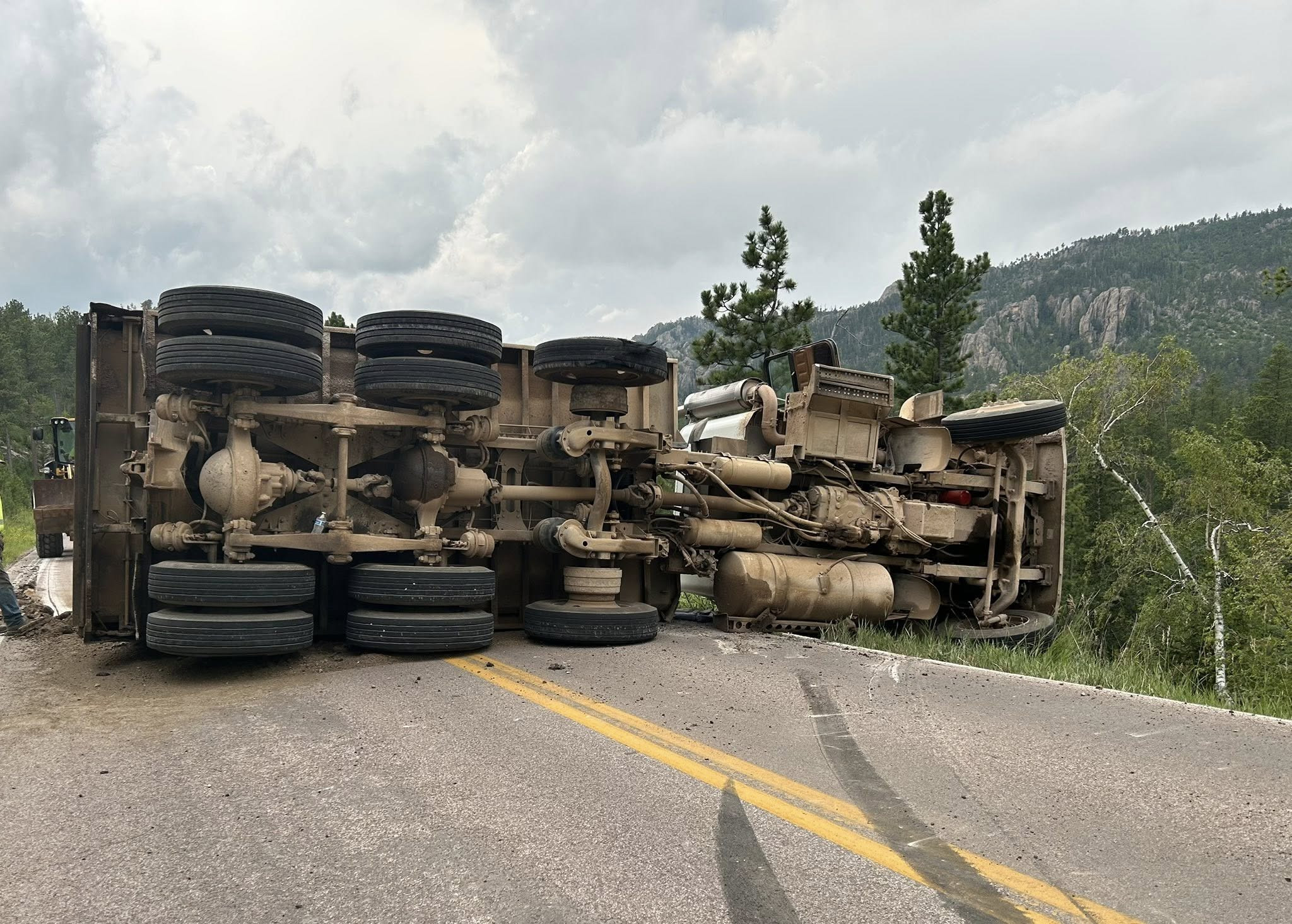 Dump truck causes traffic tie-up on Sylvan Lake Road