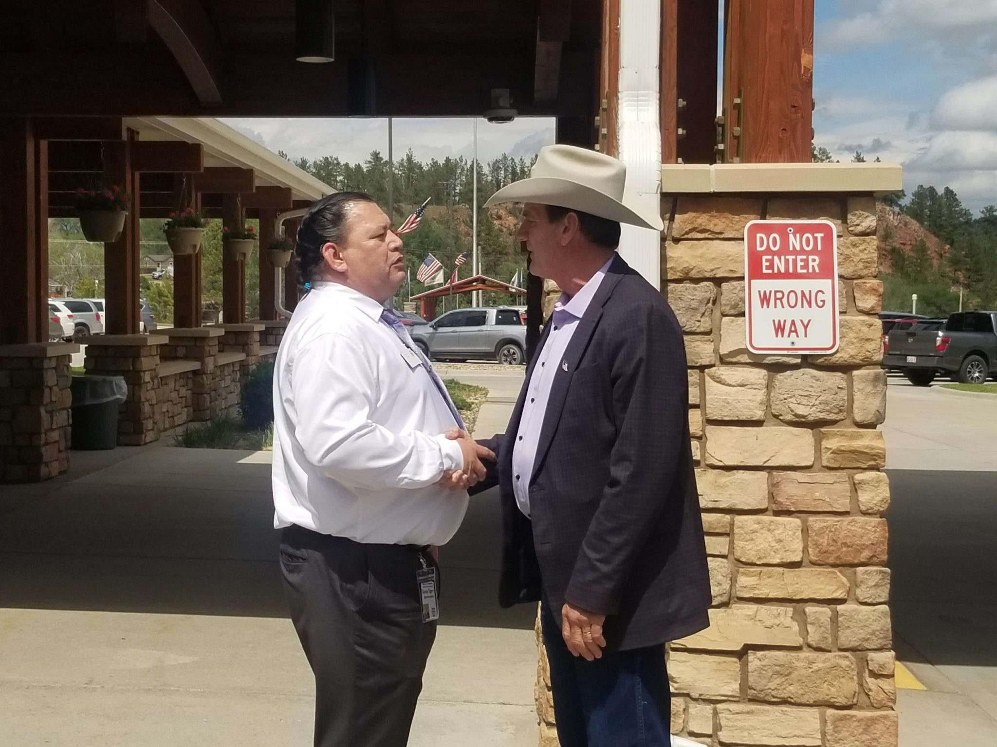 Governor Rhoden Speaks on Issues at Hot Springs VA Home