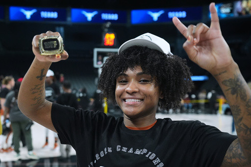Harmon’s last-second basket lifts No. 4 Texas women over No. 2 South Carolina for Players Era title
