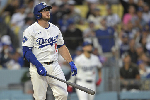 Muncy’s 2 homers and Freeman’s RBI double lift Dodgers over Mets 6-5 in 10 innings