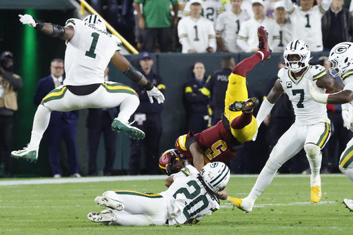 Commanders quarterback Jayden Daniels has a knee injury. It’s too soon to know if he can play Sunday