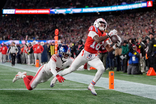 Drake Maye passes for 2 TDs, Patriots become 1st team to 11 wins, defeating Giants 33-15