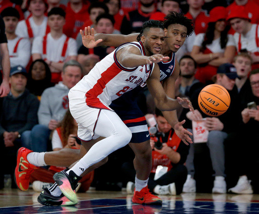 Ejiofor leads No. 22 St. John’s past No. 3 UConn 81-72 at MSG, ending Huskies’ 18-game win streak