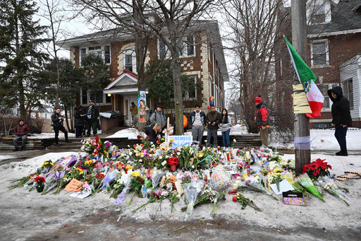 The aftermath of the fatal shooting of Renee Good by an ICE agent in photos