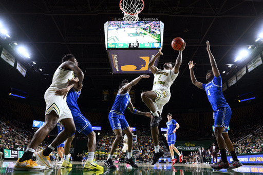 The NCAA is warning schools about travel issues ahead of March Madness. It’s not the first time