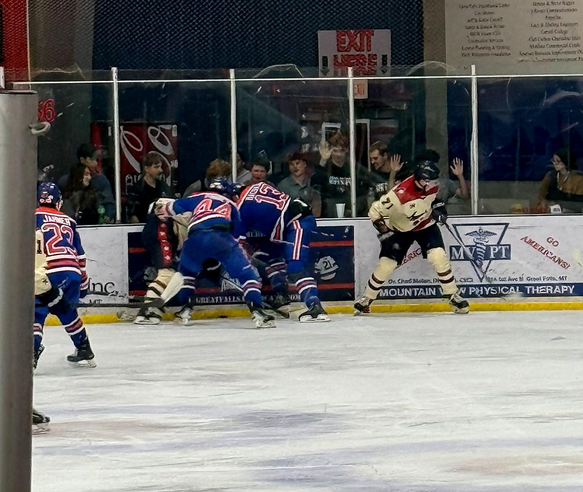 Badlands Sabres Blank Great Falls Americans, 2–0