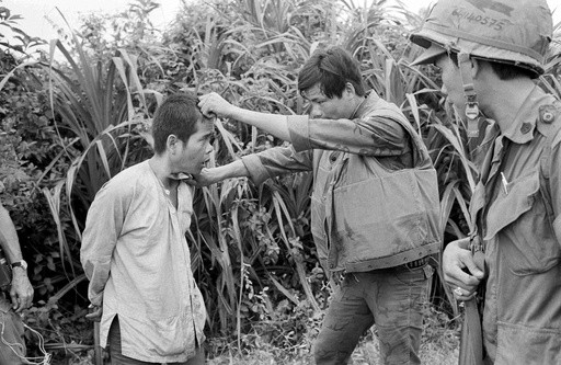 Dang Van Phuoc, AP combat photographer who lost an eye in the Vietnam War, dies at 91