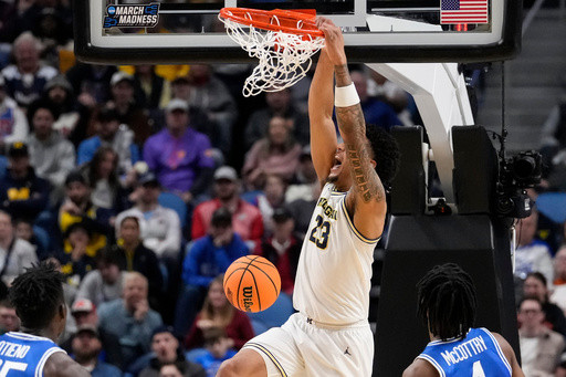 Lendeborg scores 25, and Midwest’s top-seeded Michigan rolls to a 95-72 win over Saint Louis