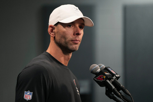 Cardinals coach Jonathan Gannon apologizes to Demercado following heated sideline exchange