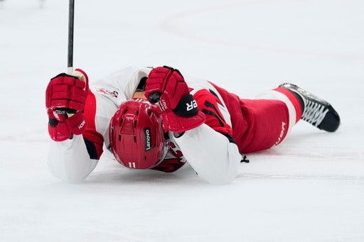 Staal’s acrobatic backhand shot gives Hurricanes win over Golden Knights, ties Stanley Cup Final