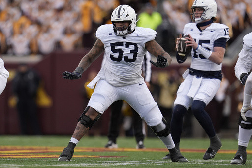 Trump signs order to clarify college athletes’ employment status amid NIL chaos