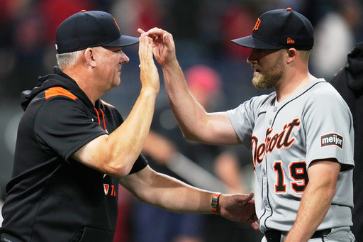 Tigers and Guardians tied atop AL Central with 3 games left