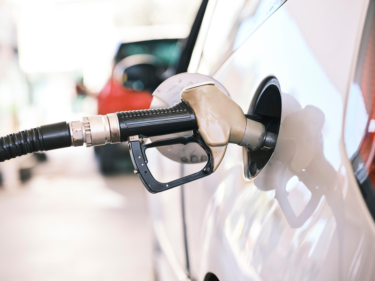 South Dakota gas prices see 1.7 cent decrease over past week