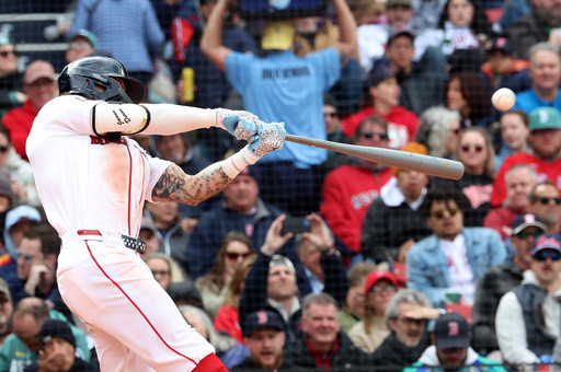 Cam Smith gets go-ahead 2-run single in 10th; Astros hold off Red Sox 3-1