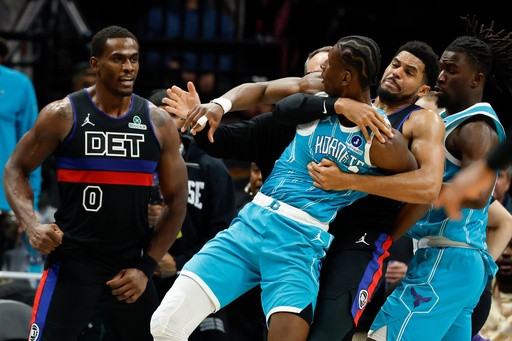 Stewart suspended 7 games and 3 other players are penalized for fighting in Pistons-Hornets game