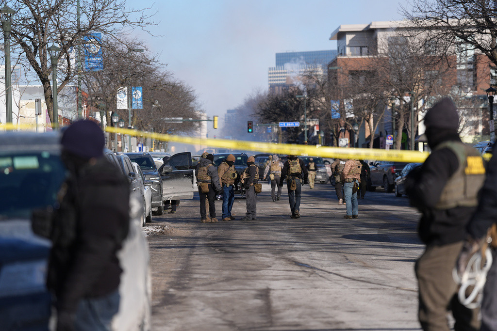 Man shot during Minneapolis immigration crackdown has died, hospital record shows