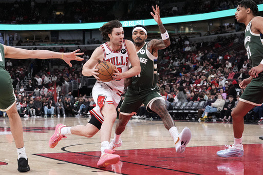 Giddey ties Pippen for franchise triple-doubles as Bulls rout Bucks 120-97