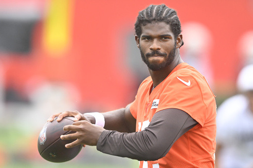 Shedeur Sanders remained focused on rookie season with Browns during father’s cancer battle