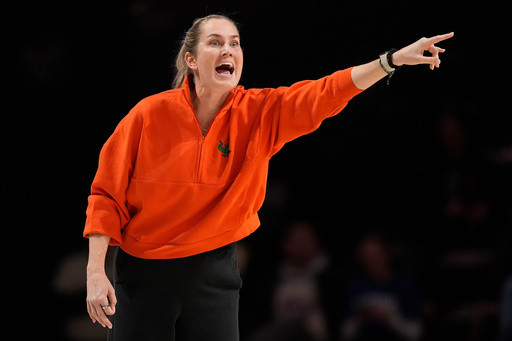 Florida women end a 25-game skid against ranked teams but could be on the verge of another reboot
