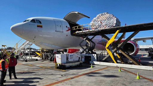 Valentine flower imports increase at Miami airport, despite tariffs and higher costs, officials say