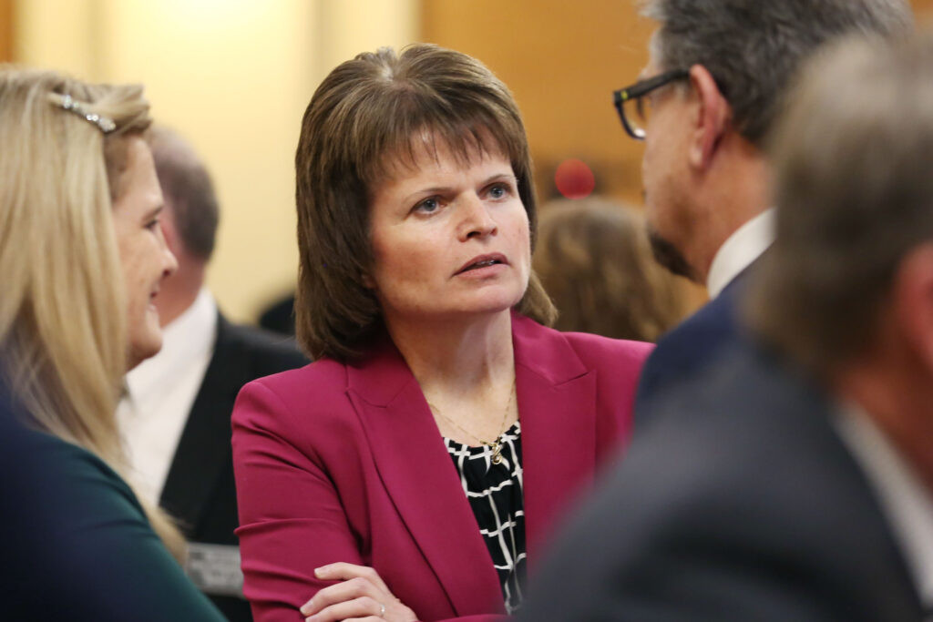 Bill to allow publicly funded charter schools in South Dakota narrowly advances