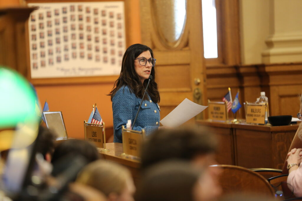State House decides to retain automatic employer fees for governor-controlled economic fund