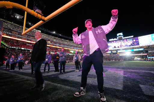 ‘New Year’s Rockin’ Eve’ co-hosts are Chance the Rapper, Rob Gronkowski, Julianne Hough and Rita Ora