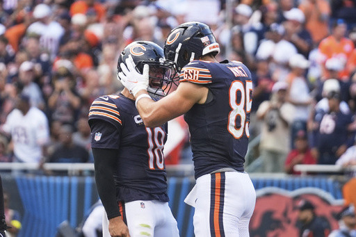 Caleb Williams ties career high with 4 TD passes, Ben Johnson gets 1st win as Bears beat Cowboys