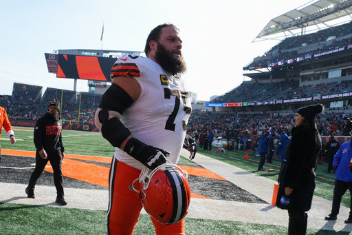 Joel Bitonio announces retirement after 12 seasons, all with the Cleveland Browns