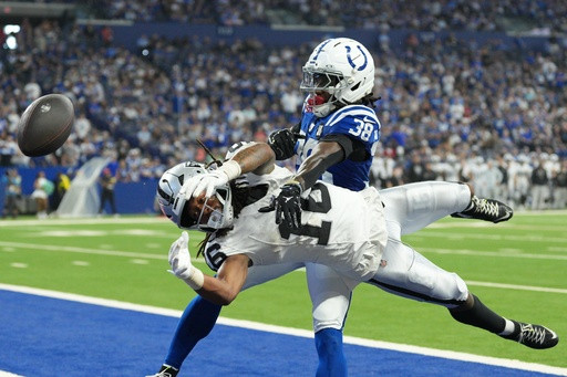 Raiders’ No. 1 receiver Meyers stands firm on offseason trade request as team heads into bye week