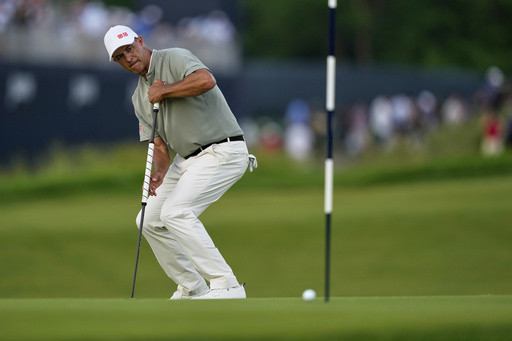 At US Open, Adam Scott turns back the clock and climbs within a shot of the lead