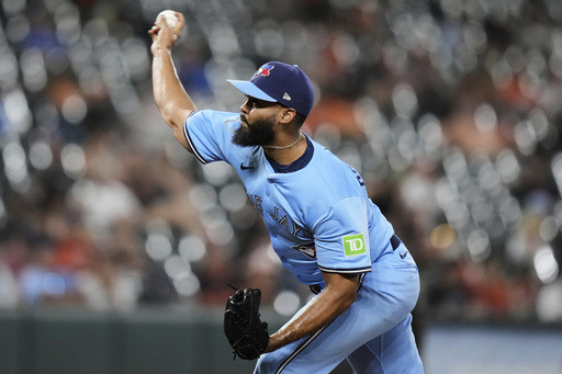 Split doubleheader: Domínguez traded from Orioles to Blue Jays in between games against each other