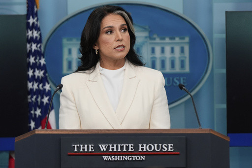 Gabbard uses surprise White House appearance to attack Trump’s enemies on the Russia investigation