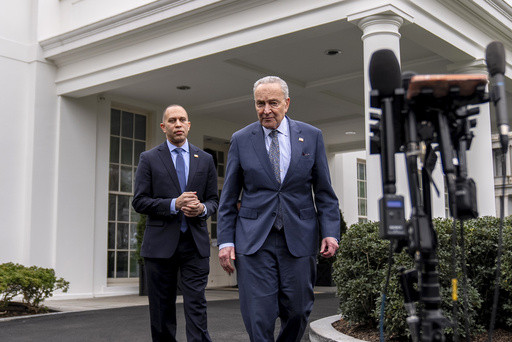 Shutdown standoff deepens ahead of crucial meeting at the White House