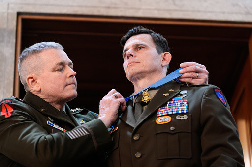 Army pilot wounded in Maduro raid gets Congressional Medal of Honor during Trump’s speech