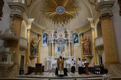 As Pope Leo faces traditionalists’ schism, a Minnesota church merges old customs with fidelity